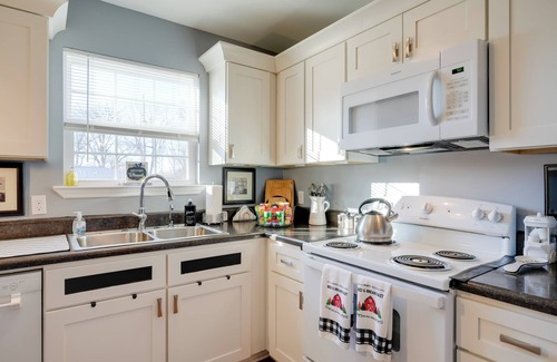 Chattanooga Cottage | Home 3 Mi to Dtwn Chattanooga: Great for Nurses!