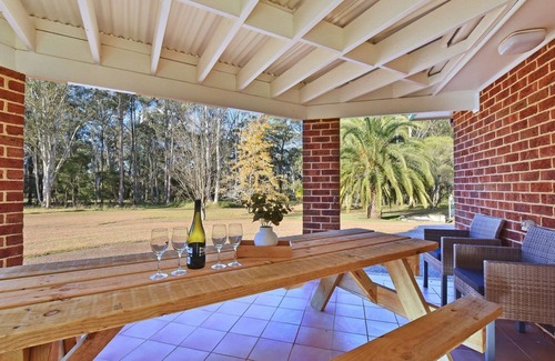 Lovedale House | Home Among the Gum Trees - Lovedale. Central to wineries and wedding venues