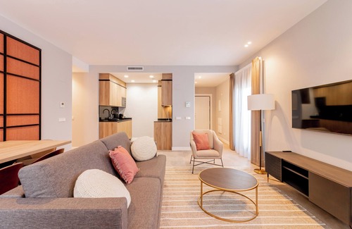 Cuatro Caminos Hotel | Home Art Apartments Bernabéu