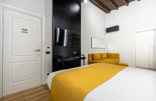Rione VI Parione House | Home at Rome Luxury Navona