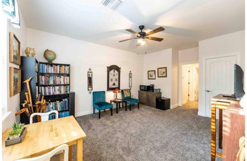 Waco House | Home At The Bluffs
