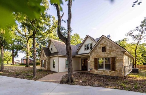 Waco House | Home At The Bluffs