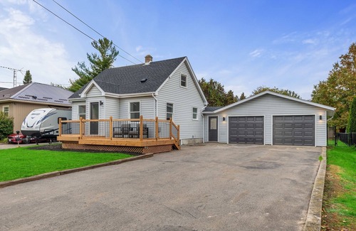 Niagara-on-the-Lake House | Home Away From Home License #085-2022