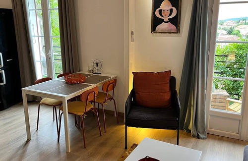 Aubenas Apartment | Home away from home.
