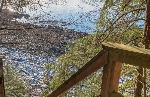 Juneau House | Home away from home in scenic coastal Alaskan rainforest