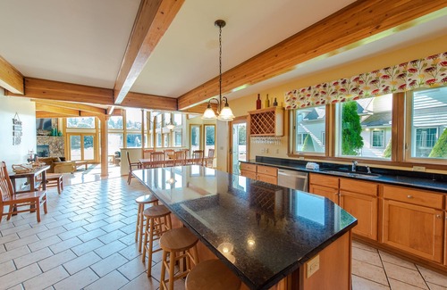 Waterfront Greens House | Home Away From Home: Lakefront, Dock Slip, Hot Tub, Fire Pit!