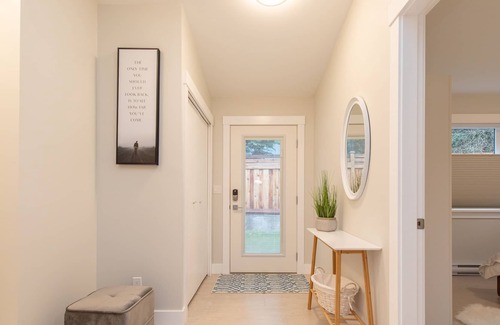 Regional District of Nanaimo House | Home by the beach in a quiet neighborhood