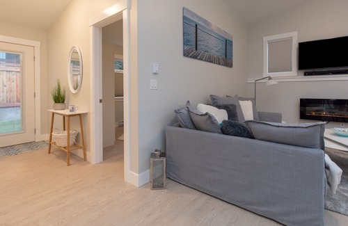 Regional District of Nanaimo House | Home by the beach in a quiet neighborhood