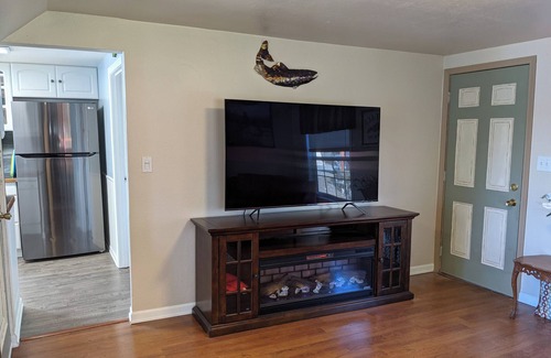 Burley House | Home by the Sea Waterfront 2-bedroom, 1-Office in beautiful Gig Harbor