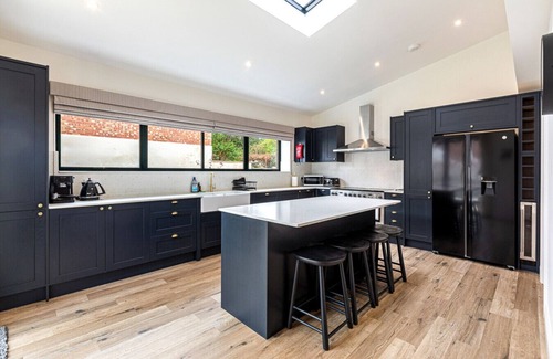 Cuddesdon Apartment | Home farm barn - Pet friendly close to Oxford