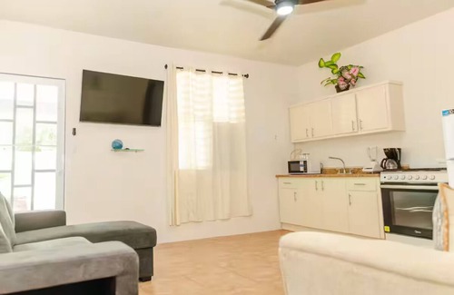 Borinquen House | Home for 10 Guests with Pool and Pool Table