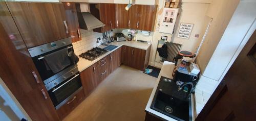 Sutton-in-Craven House | Home in Glusburn with hot tub