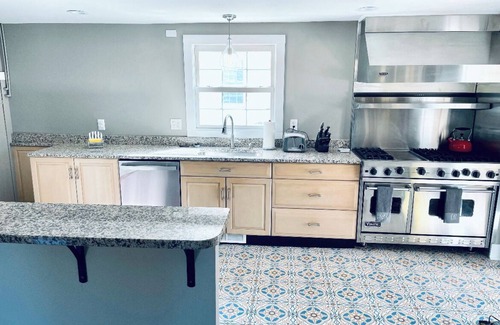 Whitehaven House | Home in historic Whitehaven Village.