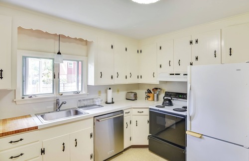 Saunderstown House | Home in Narragansett w/Beach Access!