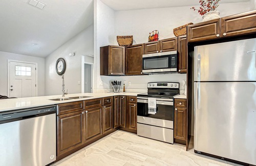 Summerfield House | Home! Minutes from Florida Horse Park, The Villages & Ocala.
