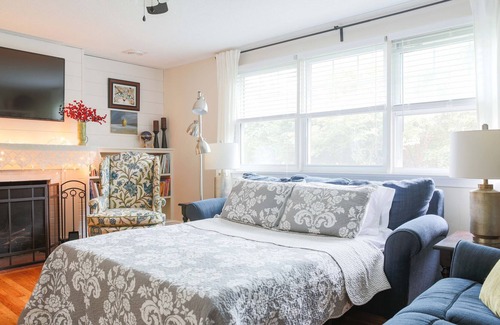 Greensboro House | Home near Downtown Greensboro, Coliseum, Aquatic Center High Point Furniture Mkt