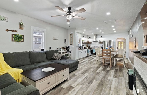 Parowan House | Home w/Hot Tub & BBQ, 12mi to Brian Head & 54mi to Eagle Point Ski Resorts 🎿