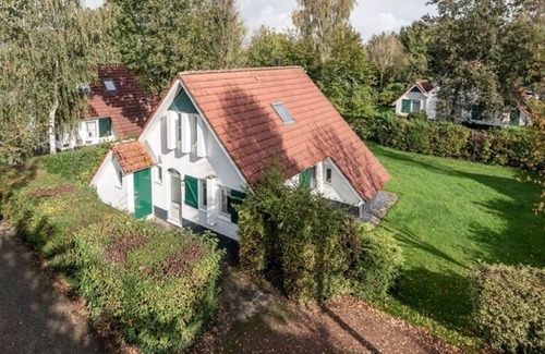 Sint Nicolaasga House | Home with a garden near Langweerder Wielen