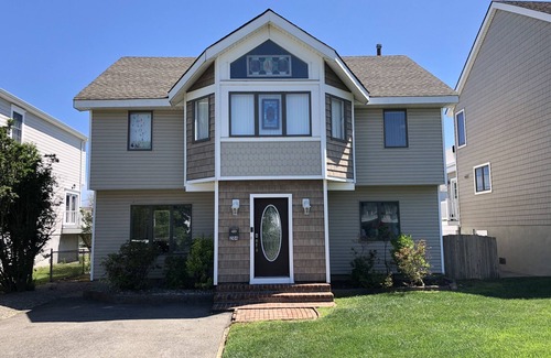 Point Pleasant Beach House | Home with IN-GROUND HEATED POOL best for large families 7 min walk to boardwalk