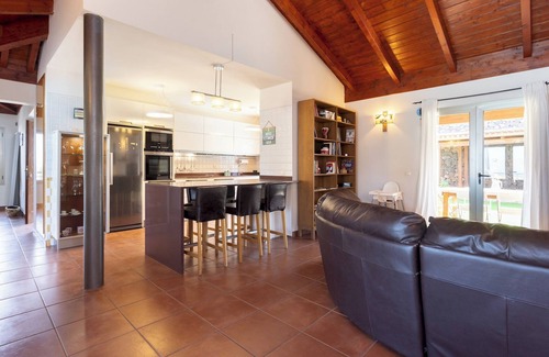 Tacoronte Ski Chalet | Home2Book Spacious Family Getaway, Private Pool