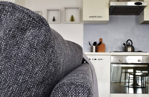 Villapizzone Apartment | HomeLovers White and Bright Studio Flat Portello Accursio Shopping District