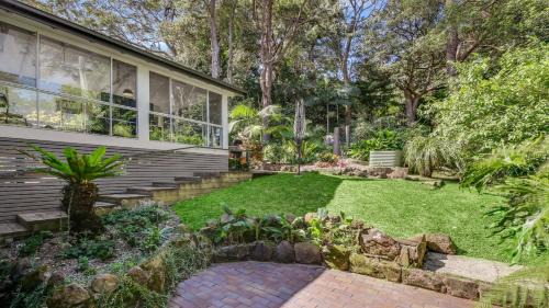 Copacabana House | Homely Beach Retreat Three Living Areas, Table Tennis Table Accom Holidays