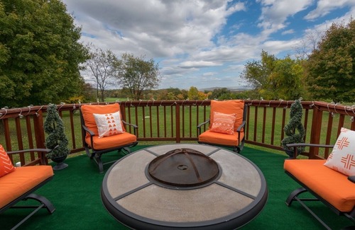 Kunkletown House | Homely Retreat - near ski resort, golf course, trails, kayaking, shopping & more