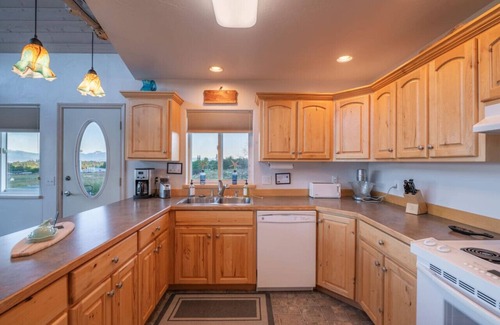 Kachemak House | Homer Oasis Bay Overlook