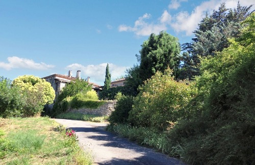 Saint-Andre-de-Cruzieres House | Homerez - House in Saint-André