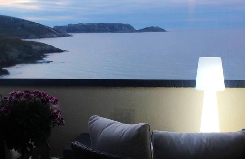 Malpica de Bergantinos Apartment | Homerez - 10 m away from the beach! Nice appartement for 7 ppl. at Malpica