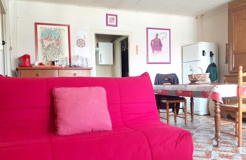 Charmes House | Homerez - Amazing house for 5 ppl. with shared pool and terrace at Charmes