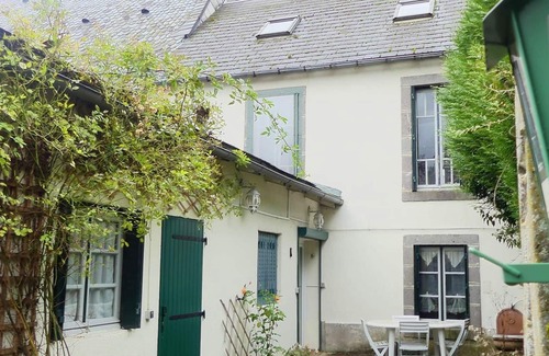 Murol House | Homerez - Amazing house for 10 ppl. with garden and terrace at Murol