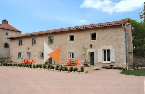 Saint-Genes-du-Retz Apartment | Homerez - Apartment in Saint-Gènes-du-Retz