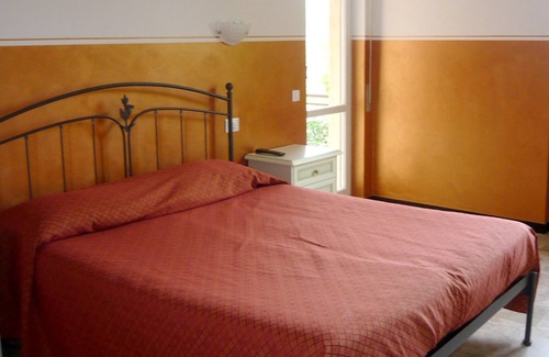 Villanova d'Albenga Apartment | Homerez - Appartement 7 km away from the beach for 6 ppl. at Villanova d'Albenga