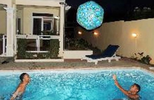 Grand-Baie Apartment | Homerez - Appartement 400 m away from the beach for 4 ppl. with shared pool