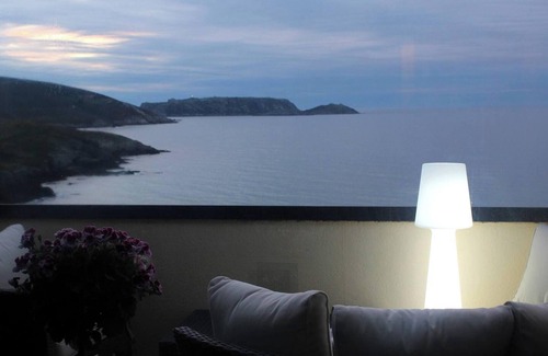Malpica de Bergantinos Apartment | Homerez - Apt. in Malpica, sea and mountain views