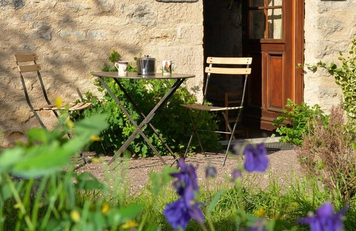 Perrigny-sur-Armancon House | Homerez - Beautiful house for 2 ppl. at Perrigny-sur-Armançon