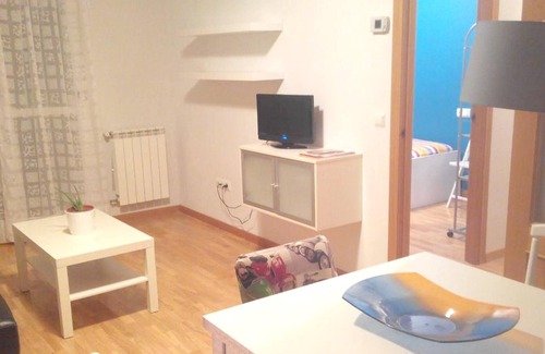 Zamora Apartment | Homerez - Beautiful appartement for 5 ppl. with balcony at Zamora