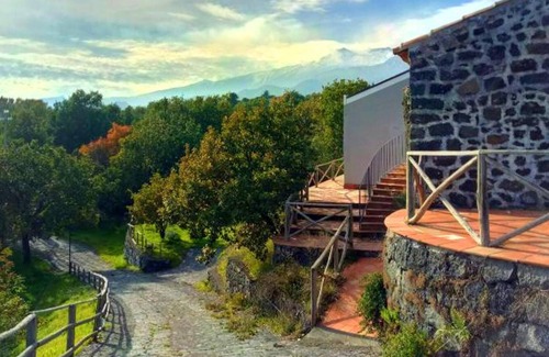 Mascali House | Homerez - Big house 10 km away from the beach for 10 ppl. with garden at Mascali