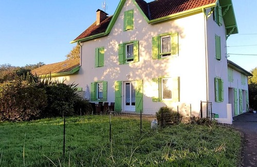 Saubrigues House | Homerez - Big house for 10 ppl. with garden at Saubrigues