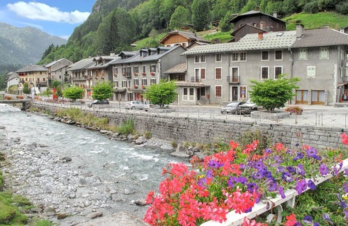 Sixt-Fer-a-Cheval Ski Chalet | Homerez - Chalet Sixt-Fer-à-Cheval, mountain view