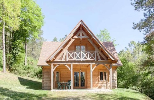 Sarlat-la-Caneda Ski Chalet | Homerez - Chalet in Sarlat-la-Canéda