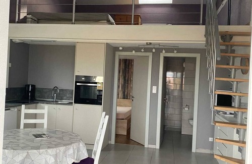 Munwiller House | Homerez - Charming House in Munwiller with Terrace and Free Parking.