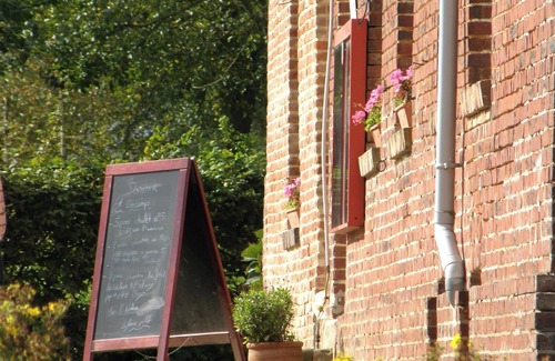 Berville House | Homerez - Charming House in Berville with Garden