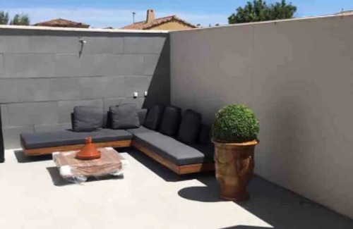 Saint-Gilles Villa | Homerez - Charming Villa in Saint-Gilles with Pool