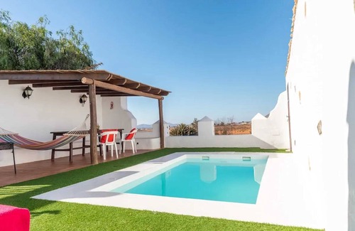 Antigua Villa | Homerez - Charming Villa in Antigua with private pool