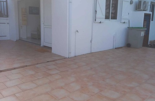 Petit-Canal Apartment | Homerez - Comfortable apartment with terrace in Petit-Canal - 50 m²