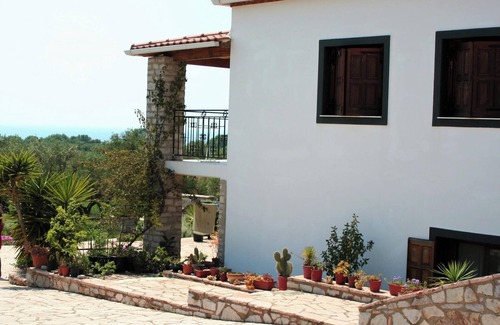 Skafidia Apartment | Homerez - Cosy Apartment with Sea View in Pirgos - 80 sqm