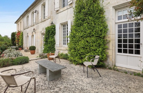 Julienne House | Homerez - Countryside Retreat in Julienne