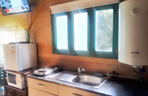 Carvalhal Benfeito House | Homerez - Cozy House with Pool in Carreiras, 25m²